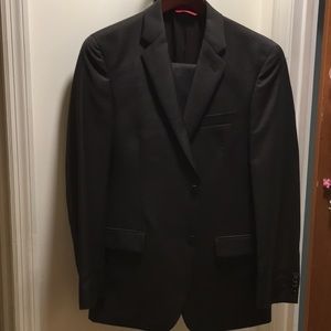 Alfani Red suit Never worn, chocolate brown.